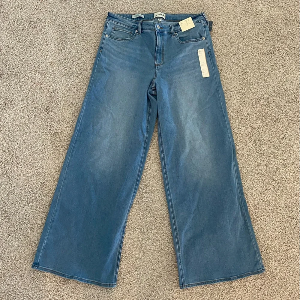 Universal Thread 16R Wide Leg High Rise Stretch Jeans, Light Wash - Picture 1 of 9